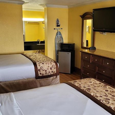 Americas Best Value Inn Frost Bank Center San Antonio Extérieur photo